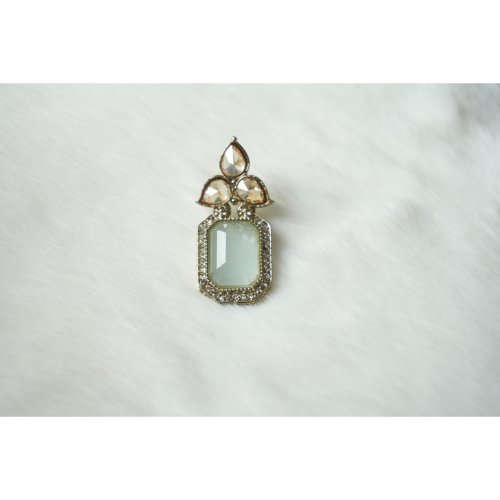 1-POwo3Z7DEEf_TssGJyDQUgW9i85dpfU.jpg Sea Green Tear Drop Golden Earrings