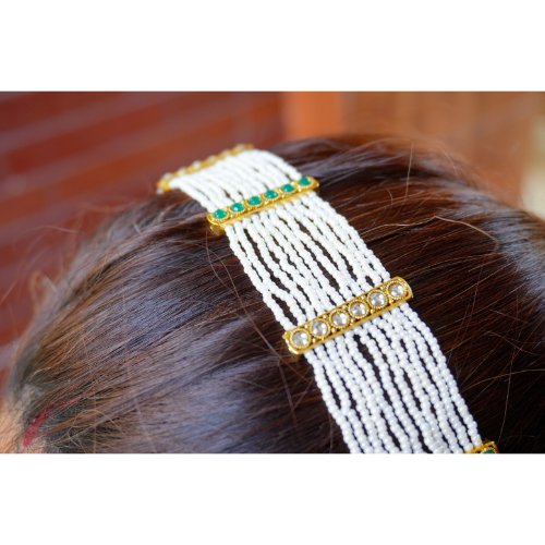 12cHda-aAejp9kFKOUjr-qVHOpvL216NL.jpg White Pearl and Green Stone Sheeshpatti