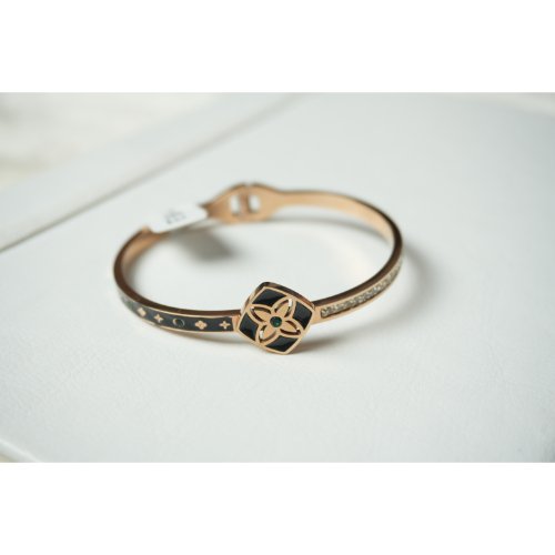 16JNJ5O3bY_Ru29qZu3Xrjy-Rvu69UhQX.jpg Rose Gold Black Enamel Crystal Bracelet