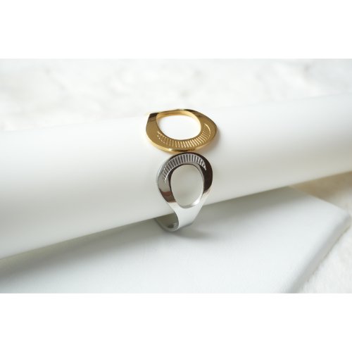 16nICLUPQugkqFtI9RRks_UK3rghDk1ZT.jpg Two Toned Bangled Cuff Bracelet