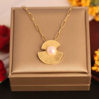 22k Gold Plated Paperclip Chain Neckalce with Striking Fan Shaped Pendant