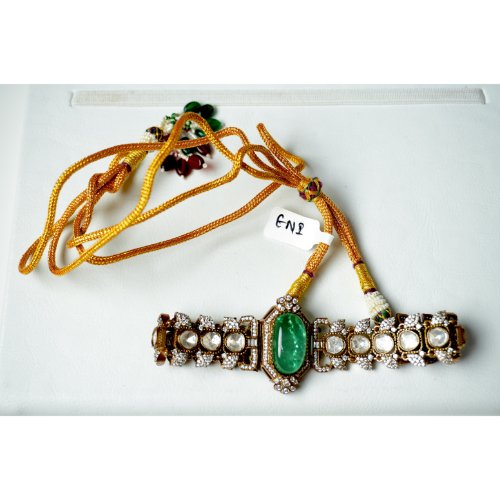 1Geke_yc2wOOzjYbRmT36-7GXp7CAWULZ.jpg Emerald Traditional Kundan Choker Necklace Set