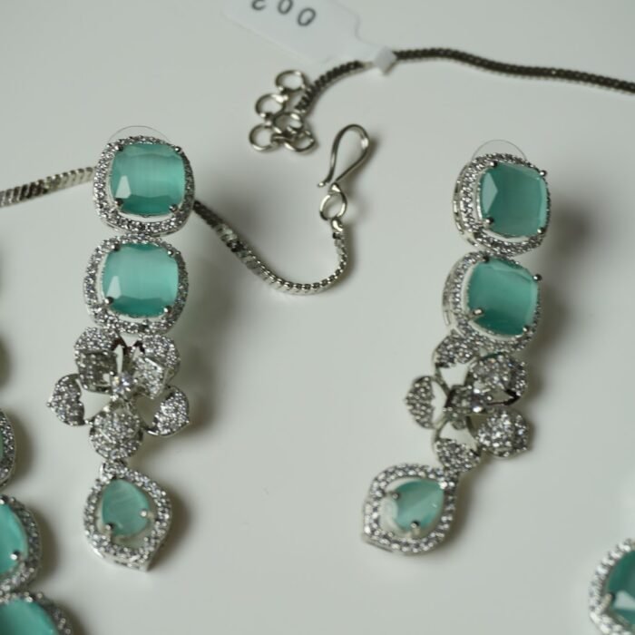 1HaTrgxzVusoAnrI19AOthdLLGaDOqXV4-1.jpg Mint Green AD Necklace Set