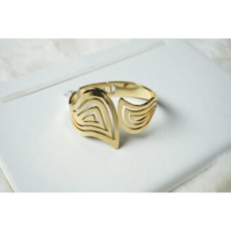 1JQDecniIuzw5hq79L_aQCvT-O0KqeYeU.jpg Gold Geometric Cuff Bracelet