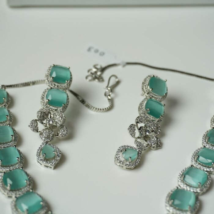 1LT6CNugl46FKZR3dJscHr9lioA4ZVU5M.jpg Mint Green AD Necklace Set