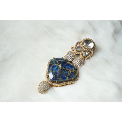 1LtvhL4KFUzHy0XUgUhmm9OsolgY000zf.jpg Blue Kundan Moissanite Polki Earrings