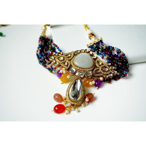 1MqULxNK6Hy7e8bIFWBfnHbrp8wDue4KF.jpg Choker Kundan Necklace with multi-beads Set