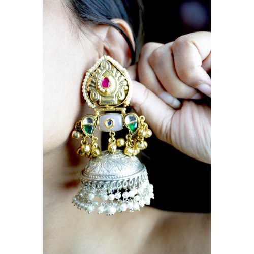 1Pql2B2VvKFNG3Wn7tK6lE05QGEBx_HcN.jpg Dual Tone Jhumka Pearl Earrings