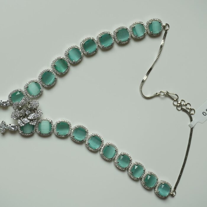 1Q3txmFhplMbnpcMMa0NincgNroOnJRk0.jpg Mint Green AD Necklace Set