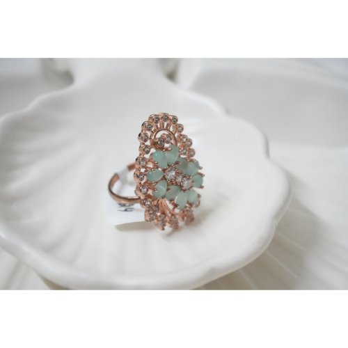 1QfKXE2qRt_iVSNRFaft_iTpu3LeAfX73.jpg Green Dazzling Swirl Ring