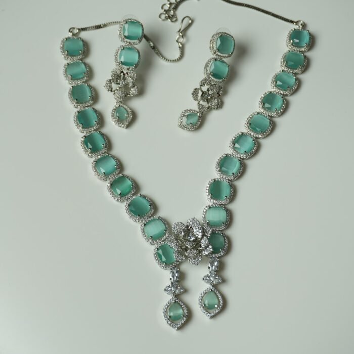 1R-zYEMSqg7WJjKfUIgs3tOU5RCrX5ee5.jpg Mint Green AD Necklace Set