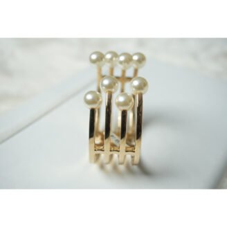 1RrTSsO_whbWfQFGFlQj9fiQPrikfDzxB.jpg Gold White Pearl Cuff Bracelet