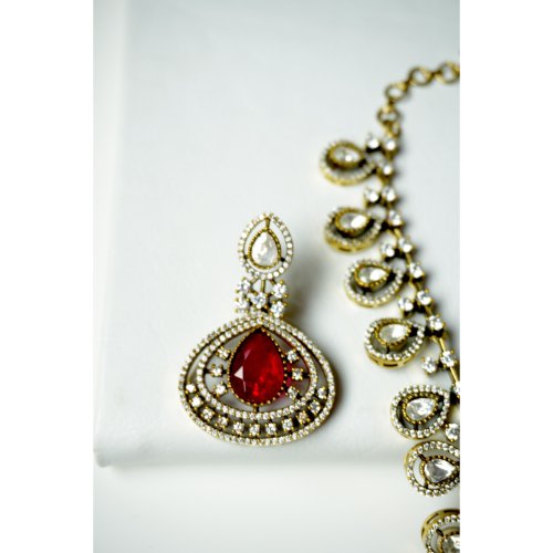 1RwS3DVqOuDFFFHB23gJOgBSQGdppi5xa.jpg Ruby Polki Droplet Necklace Set