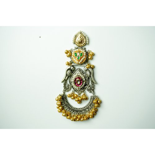 1T8itkPBnuBzj6Ti7mqFKixaznf6dkXO0.jpg Long Dual Tone Chandbali Earrings