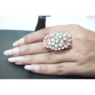 Green Dazzling Swirl Ring