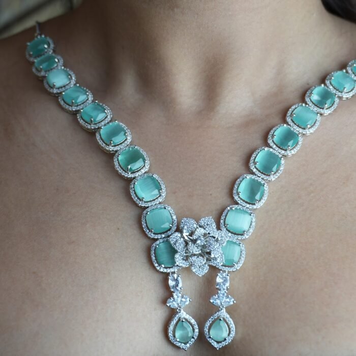 1UMV2jDeFWVVQRE_Rw-P5GGAZ2Xbm9uwc.jpg Mint Green AD Necklace Set