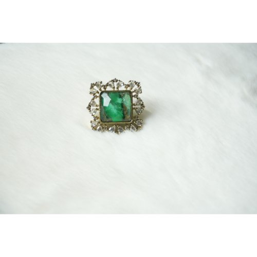 1WOdzp-cakcdpYoSnAjKCQHzMemk_hghU.jpg Green Uncut Stone Stud Earrings