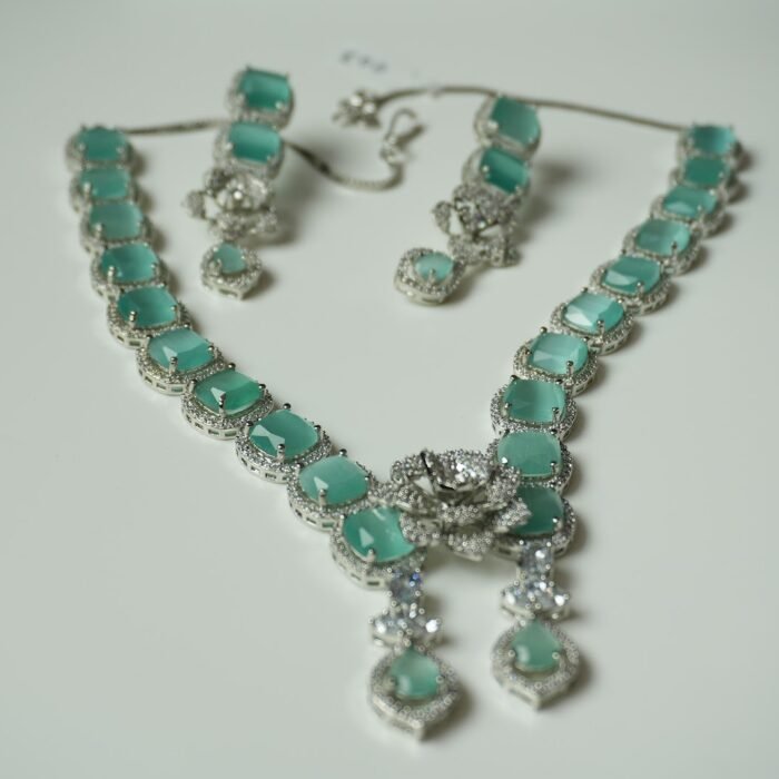 1WoDjJPjPUsKGDwcmROF0Qn6SV_-A9jpr.jpg Mint Green AD Necklace Set