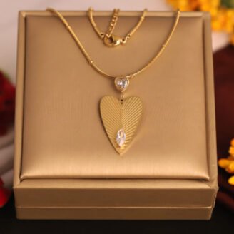 22k Gold Plated Chain Necklace with Heart & Leaf Shaped Pendant