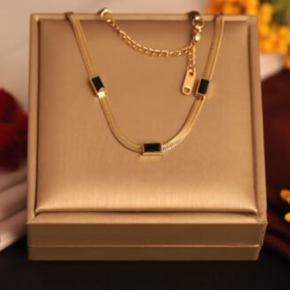1eDO-hjWzEzzcgtKGg_nVboTrMo06SJTc.jpg 22k Gold Plated Snake Chain Necklace with Rectangular Black Gemstones