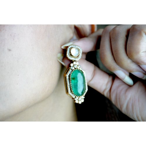 1fgbiwdij98M9UmgBHT-YwldlrV5K52PW.jpg Emerald Traditional Kundan Choker Necklace Set