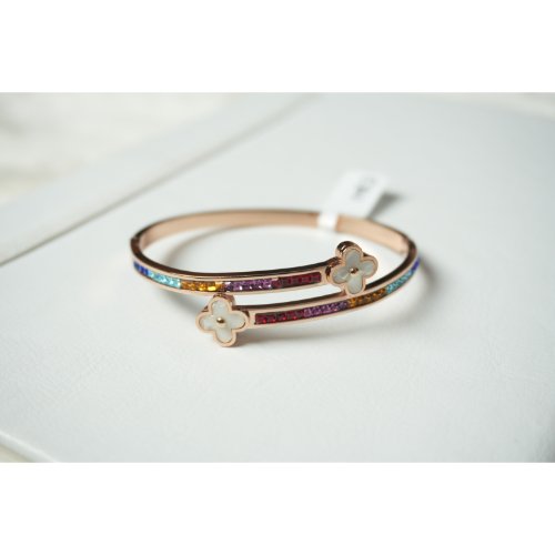 1gELxWp5K3l_M83YeyOsQbzsGXs_OlVsm.jpg Rose Gold Blossom Bracelet