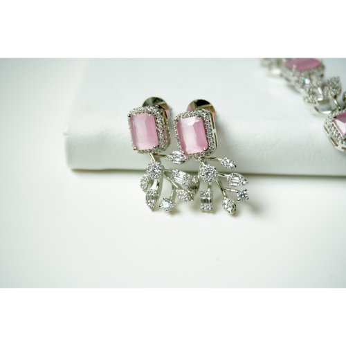1iy-ik19tY0l3Qe2xzke3ZrNNjQV5q8hz.jpg Pink Silver AD Necklace Set