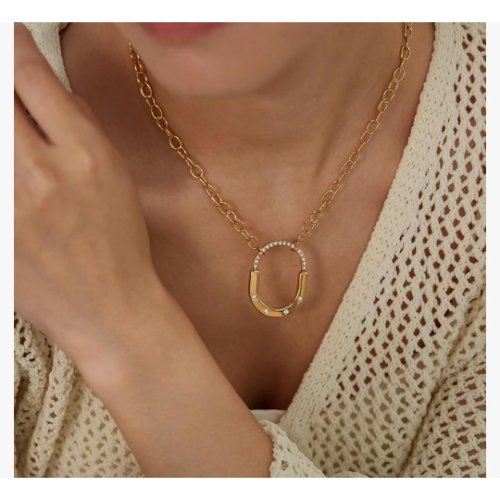 1jPI8RpfgBuMy1GyNvY2DlJLztYKLWhXG.jpg 22k Gold Plated Chain Necklace with Stoned Oval Pendant