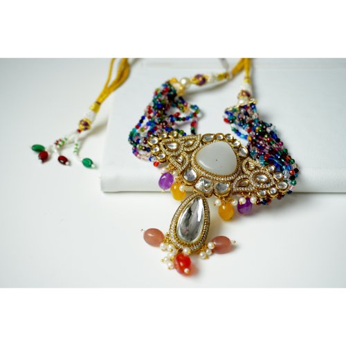 1lNOcDTEXTPesjXcMrx7CiLp56P4UvQCu.jpg Choker Kundan Necklace with multi-beads Set