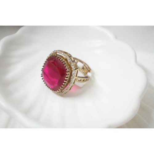 1lSmwNr-JgVJtqbbwFRNWkMZecQWZSA3L.jpg Ruby Diamond Ring