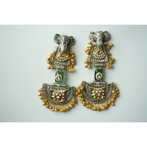 1m1TkrsH-uN7b2I8F7zc_pihIJealCNSi.jpg Long Dual Tone Elephant Polki Kundan Earrings