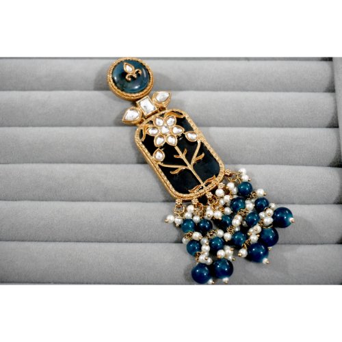 1pNgfp-nvTmrQw7hMdu96tLNCsYgGxKme.jpg Blue & Black Meenakari Kundan Dangler Earrings