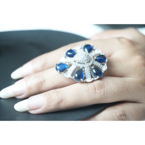 1quifoGVmX2UCOuXNsww3tazNTHRSBBt-.jpg Aqua Blue Teardrop Ring