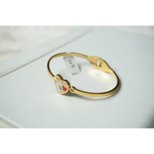 1sKMkY8vDW5b_2r99gwu9UHWdlWDfa24v.jpg Gold Heart Bangle Bracelet