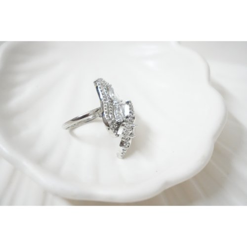 1uZobeamZkMcWOF-ieArjR-c4Pa16pmie.jpg Full Diamond Gemstone Ring